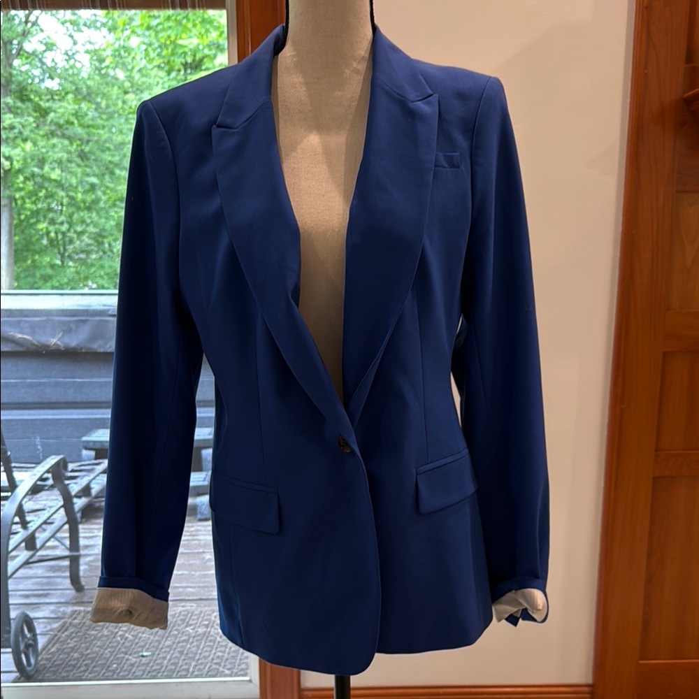 Size 16 women’s Cobalt blue suit coat.